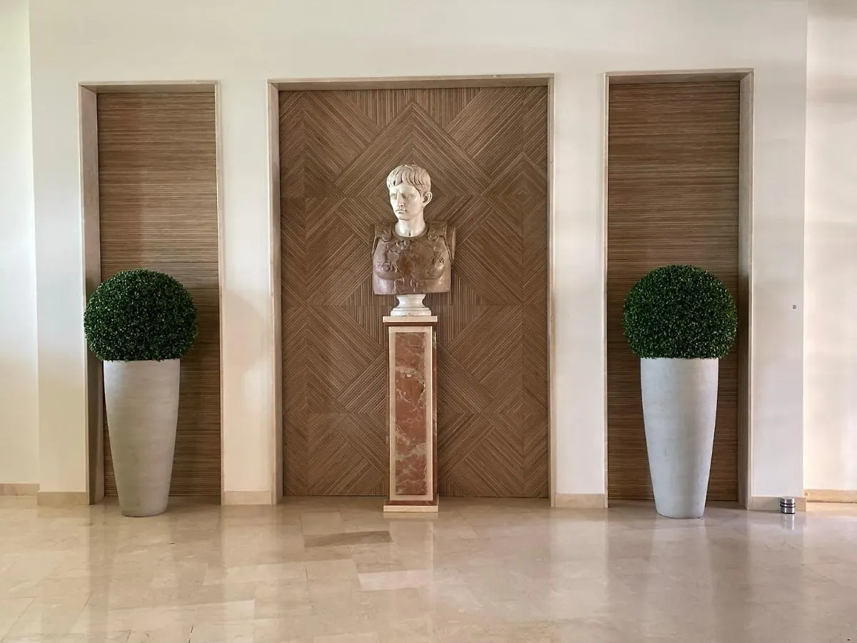 Edificio Caesar Imperator Apartment Marbella